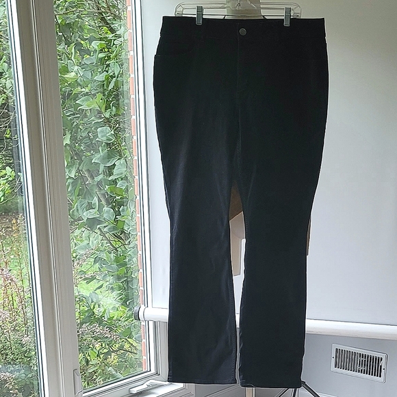 Plus Size 18 M Riders by Lee Women's Deep Dyed Mid-Rise Bootcut Denim Jeans - Picture 3 of 7